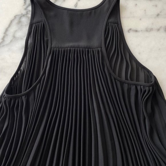 Club Monaco Pleated Racerback Tank - Picture 5 of 15